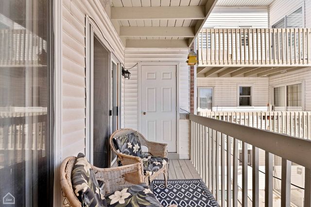 1351 Cunat Court 2D, Lake In The Hills, IL 60156