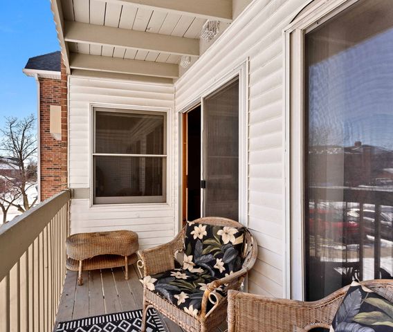 1351 Cunat Court 2D, Lake In The Hills, IL 60156