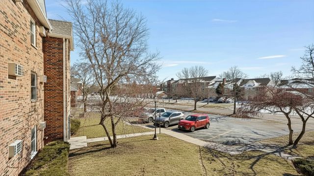 1351 Cunat Court 2D, Lake In The Hills, IL 60156