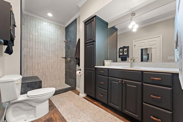 2719 White Pine Circle, Valparaiso, IN 46383