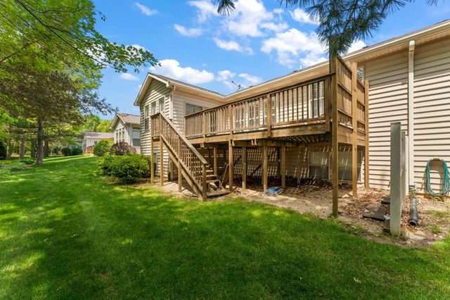 2719 White Pine Circle, Valparaiso, IN 46383