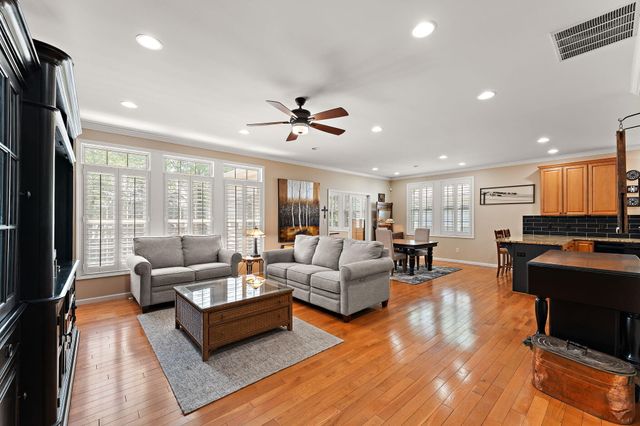2719 White Pine Circle, Valparaiso, IN 46383
