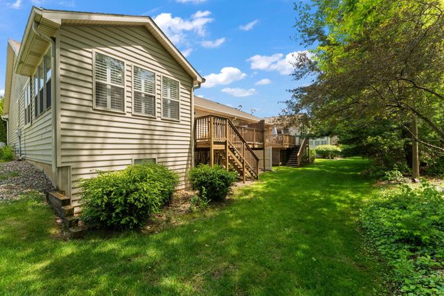 2719 White Pine Circle, Valparaiso, IN 46383