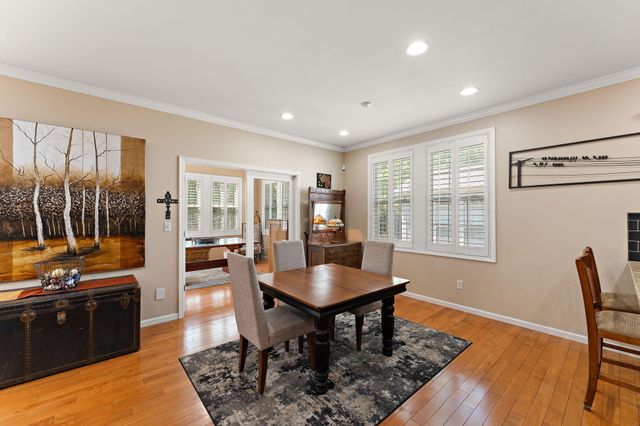 2719 White Pine Circle, Valparaiso, IN 46383