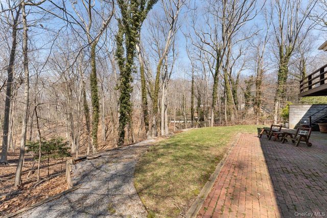 48 Farm Road, Head Of The Harbor, NY 11780