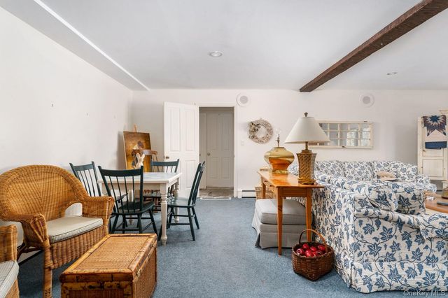 48 Farm Road, Head Of The Harbor, NY 11780