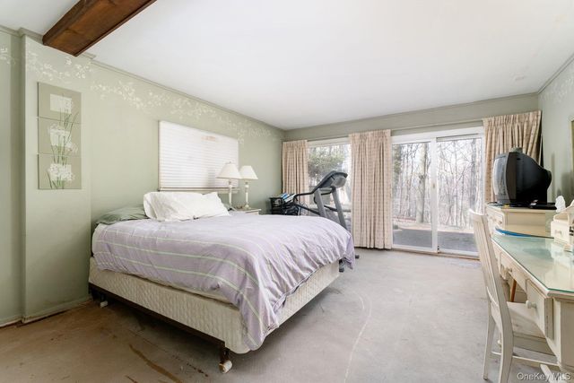 48 Farm Road, Head Of The Harbor, NY 11780