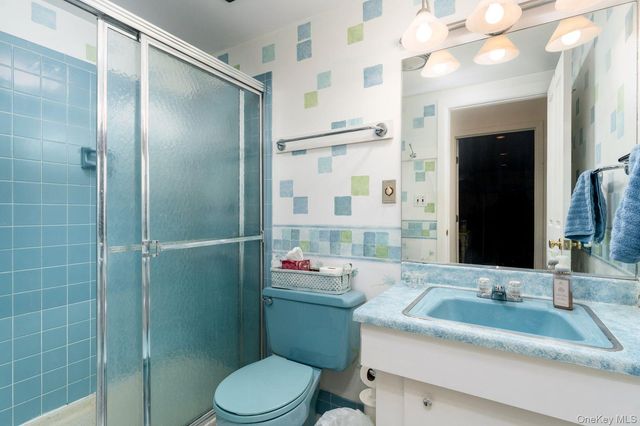 48 Farm Road, Head Of The Harbor, NY 11780