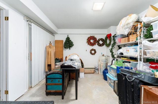 48 Farm Road, Head Of The Harbor, NY 11780