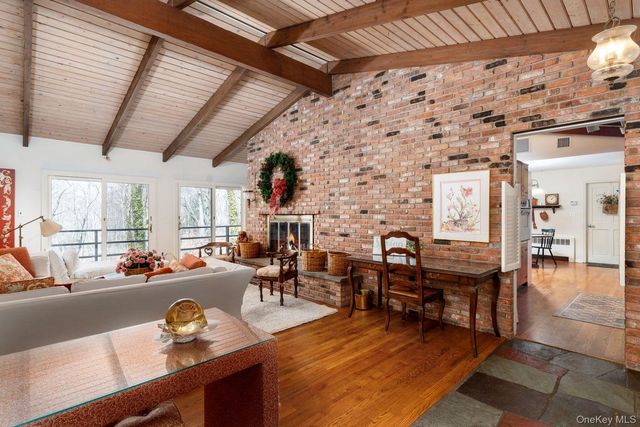 48 Farm Road, Head Of The Harbor, NY 11780