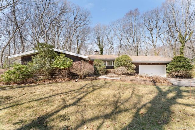 48 Farm Road, Head Of The Harbor, NY 11780