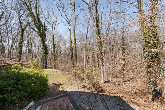 48 Farm Road, Head Of The Harbor, NY 11780