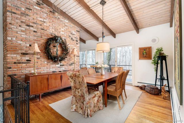 48 Farm Road, Head Of The Harbor, NY 11780