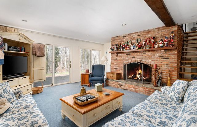 48 Farm Road, Head Of The Harbor, NY 11780