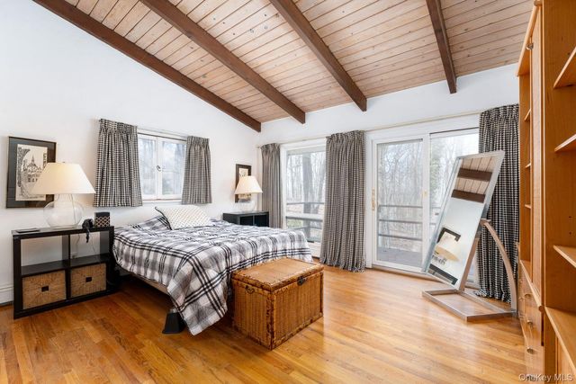 48 Farm Road, Head Of The Harbor, NY 11780