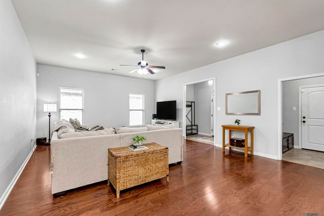 932 Shadow Bluff Dr, Baton Rouge, LA 70820