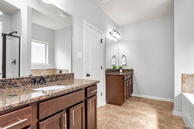 932 Shadow Bluff Dr, Baton Rouge, LA 70820