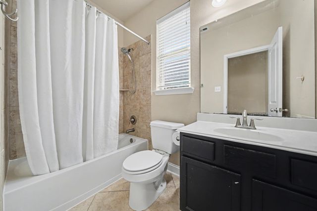 1523 Bluestone Edge Lane, Pearland, TX 77089