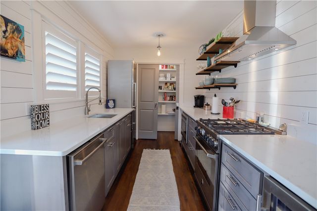 1502 Victoria Ave, Rockport, TX 78382