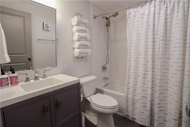 1502 Victoria Ave, Rockport, TX 78382