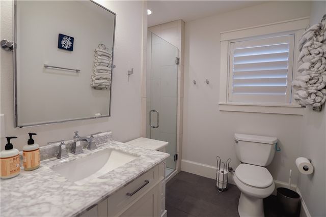 1502 Victoria Ave, Rockport, TX 78382