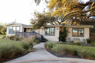 1502 Victoria Ave, Rockport, TX 78382