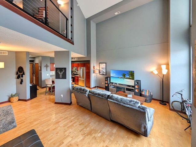308 E 18th Street 305, Minneapolis, MN 55404