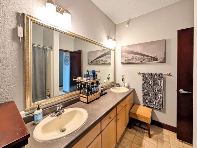 308 E 18th Street 305, Minneapolis, MN 55404