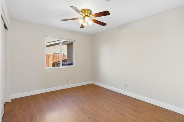 6123 E Hampton Way, Fresno, CA 93727