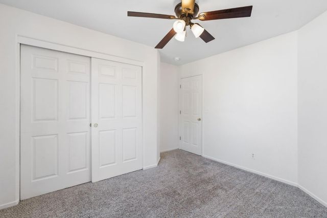 6123 E Hampton Way, Fresno, CA 93727
