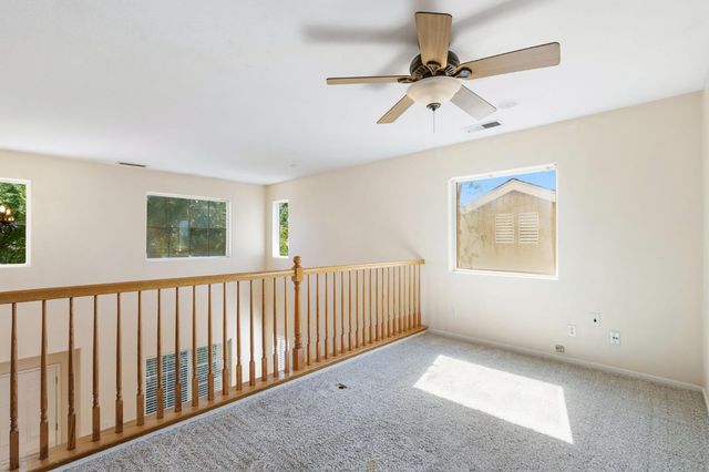 6123 E Hampton Way, Fresno, CA 93727