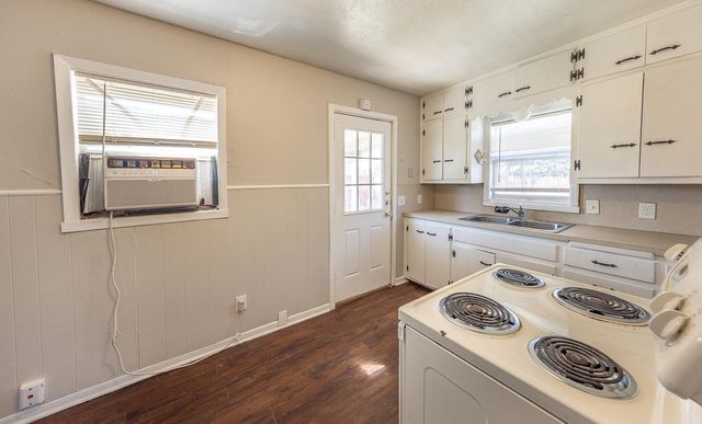 1101 65th Street, Lubbock, TX 79412