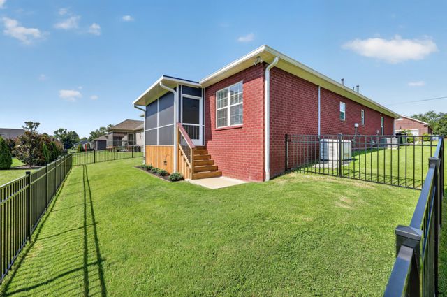 571 Dottie Dr, Gallatin, TN 37066