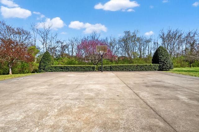 571 Dottie Dr, Gallatin, TN 37066