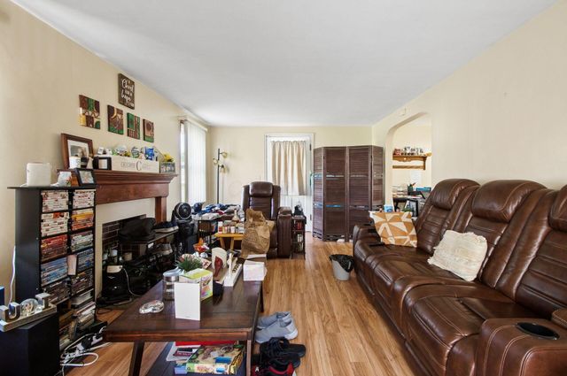 2422 Bretton Place, Columbus, OH 43211
