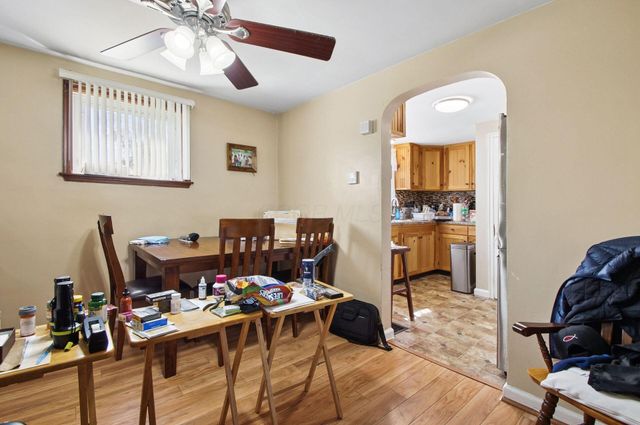 2422 Bretton Place, Columbus, OH 43211