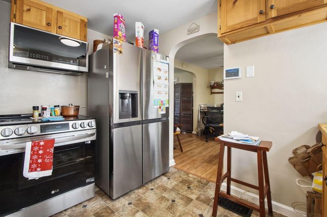 2422 Bretton Place, Columbus, OH 43211