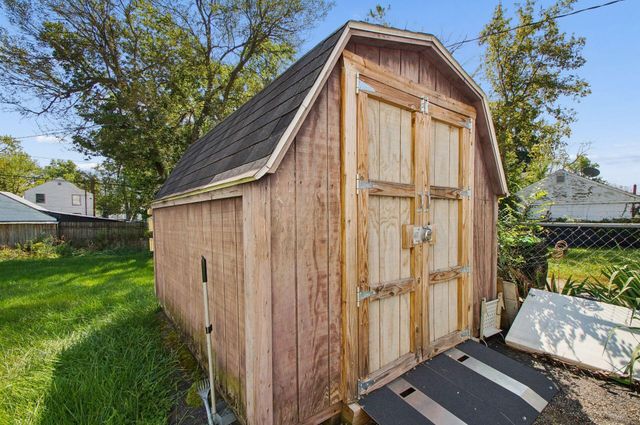 2422 Bretton Place, Columbus, OH 43211