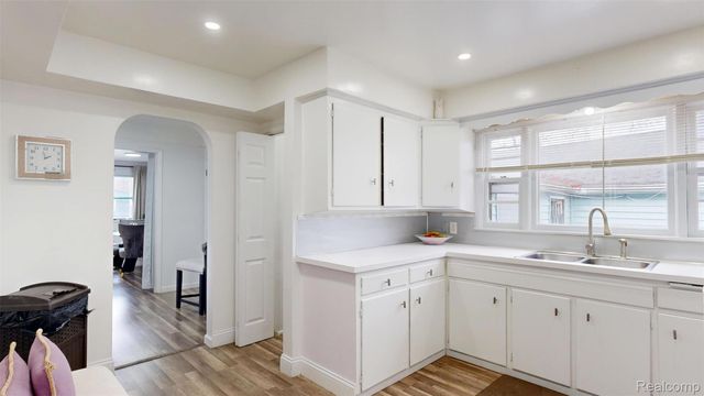 1301 Lavender Avenue, Flint, MI 48504