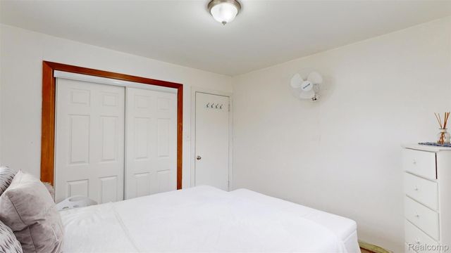 1301 Lavender Avenue, Flint, MI 48504