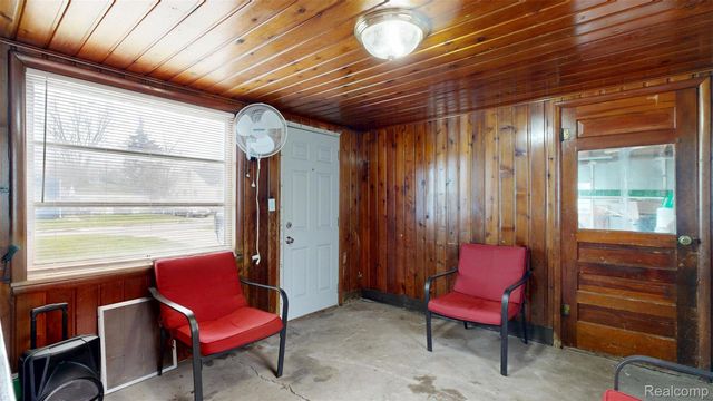 1301 Lavender Avenue, Flint, MI 48504