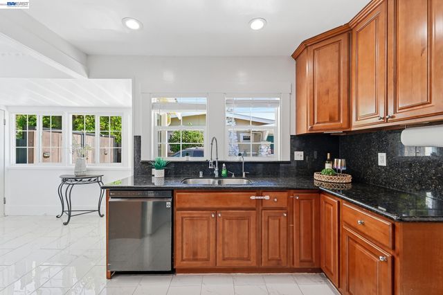 84 OAKES BLVD, San Leandro, CA 94577