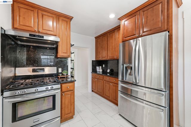 84 OAKES BLVD, San Leandro, CA 94577