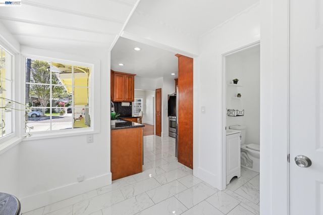 84 OAKES BLVD, San Leandro, CA 94577