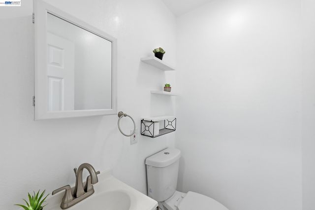 84 OAKES BLVD, San Leandro, CA 94577