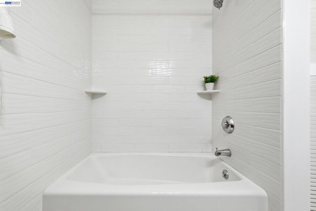 84 OAKES BLVD, San Leandro, CA 94577