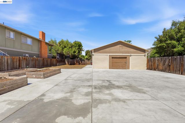 84 OAKES BLVD, San Leandro, CA 94577