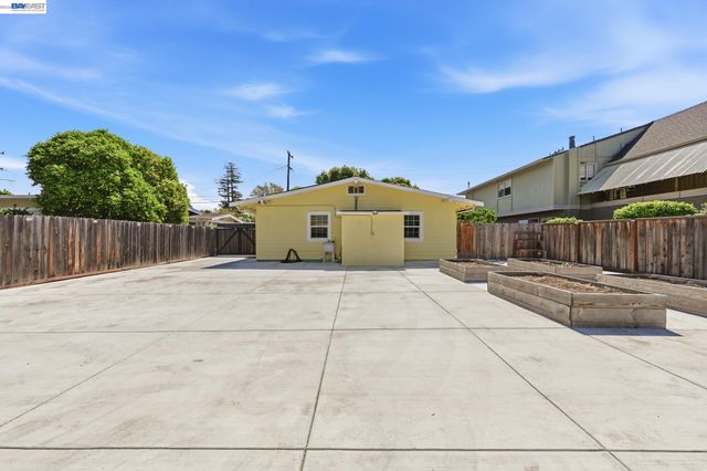 84 OAKES BLVD, San Leandro, CA 94577