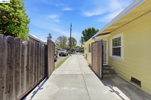 84 OAKES BLVD, San Leandro, CA 94577