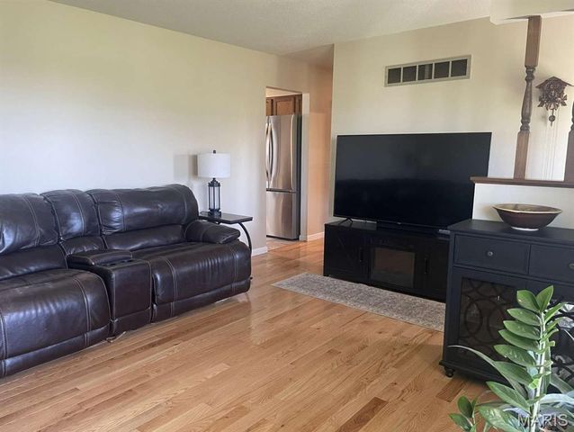 1118 Emerald Drive, Moscow Mills, MO 63362